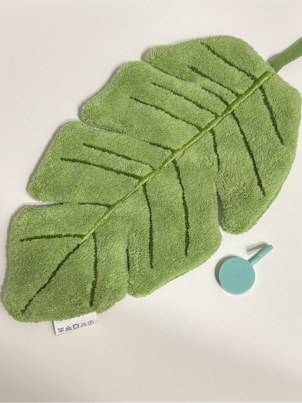 Leaf-Shaped Kitchen or bathroom hand towel - Green